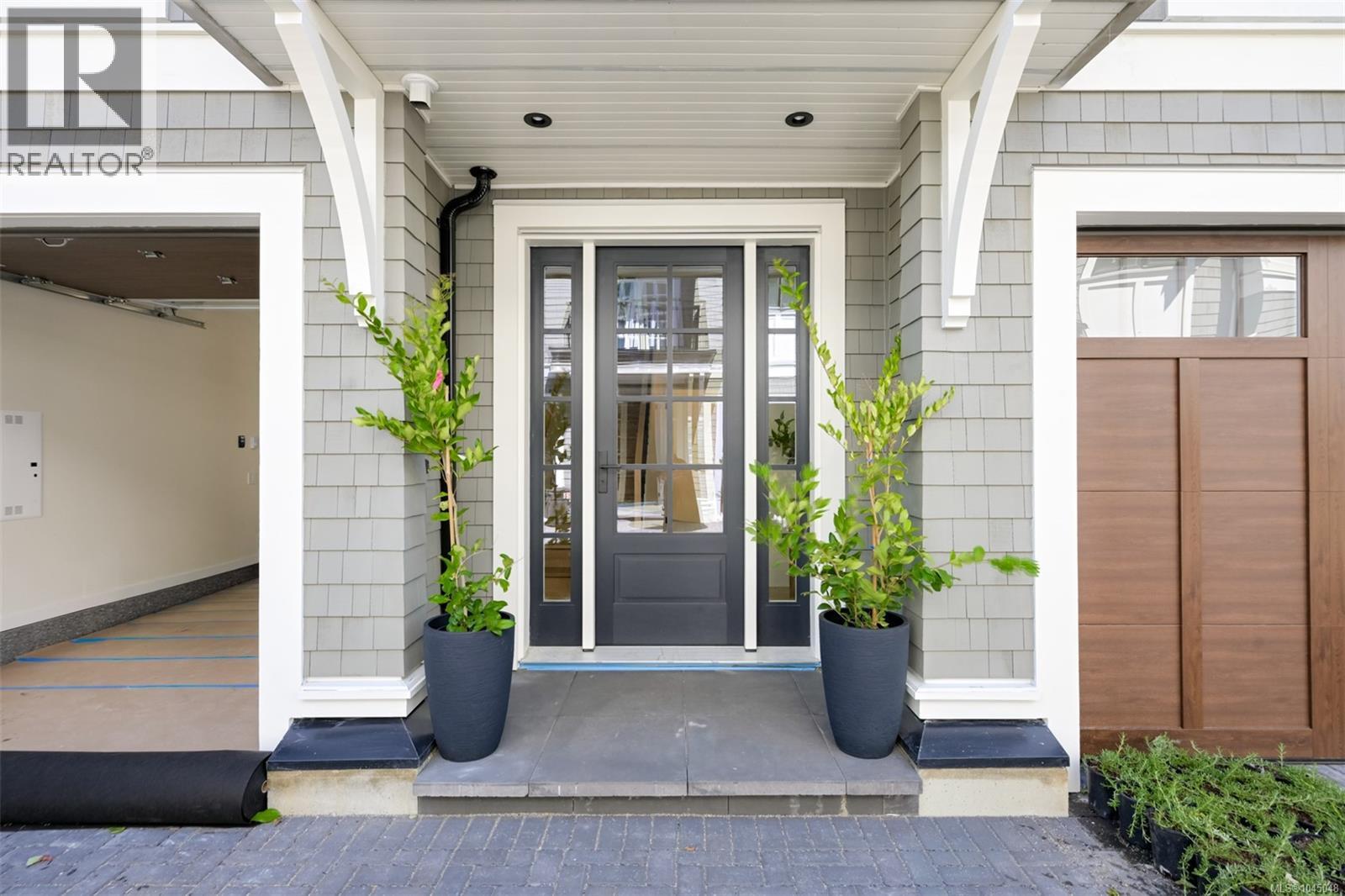 2 1514 Foul Bay Road, Victoria