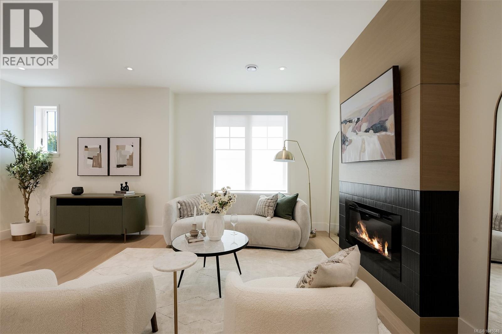 2 1514 Foul Bay Road, Victoria