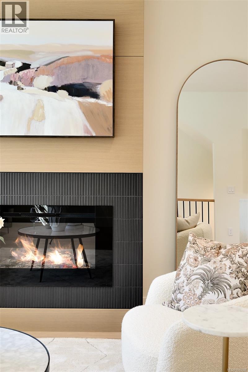 2 1514 Foul Bay Road, Victoria