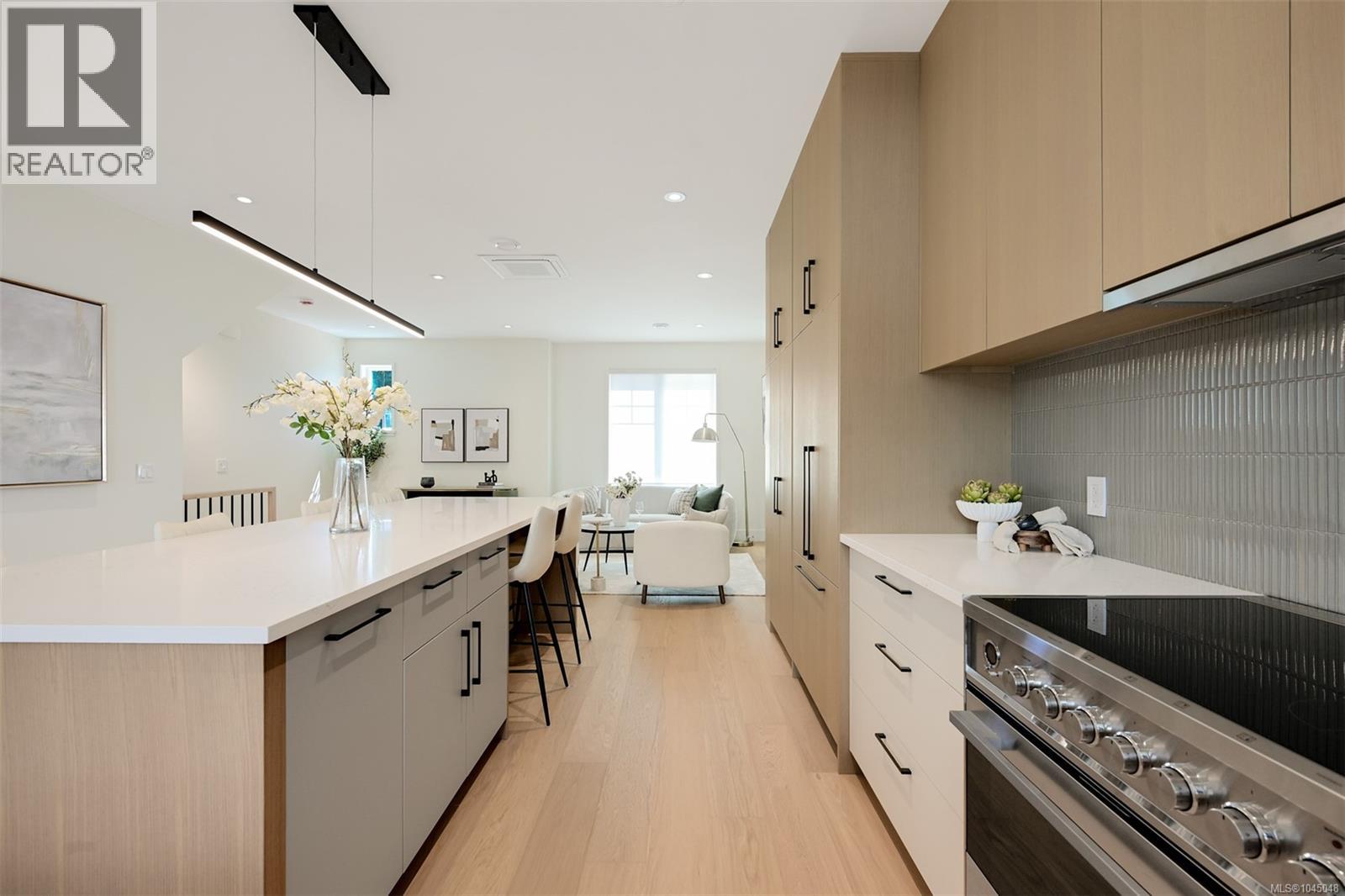 #2 1514 Foul Bay Rd - 8