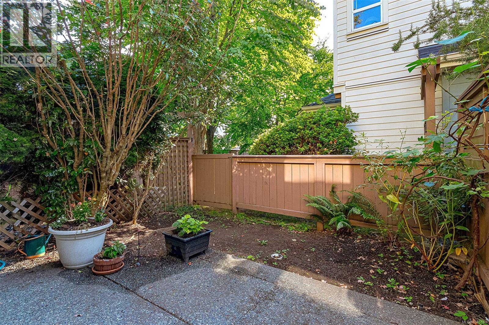 3 1019 North Park Street, Victoria