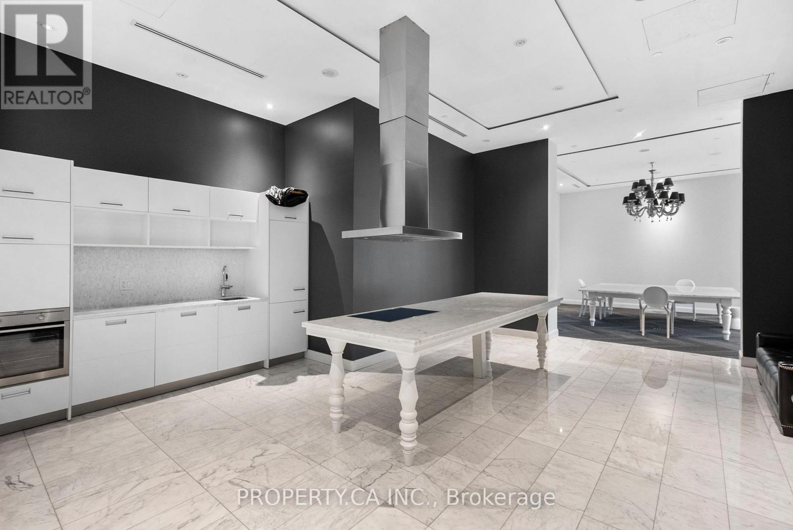 #1211 90 PARK LAWN ROAD - 48