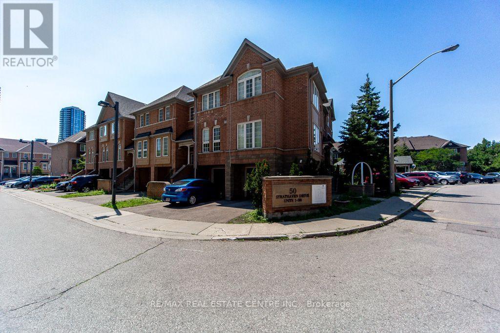 #7 50 STRATHAVEN DRIVE - 1