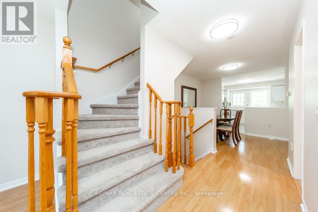 #7 50 STRATHAVEN DRIVE - 11