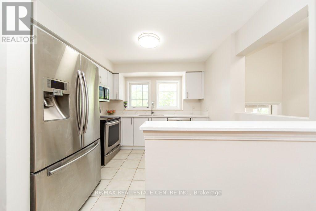 #7 50 STRATHAVEN DRIVE - 15