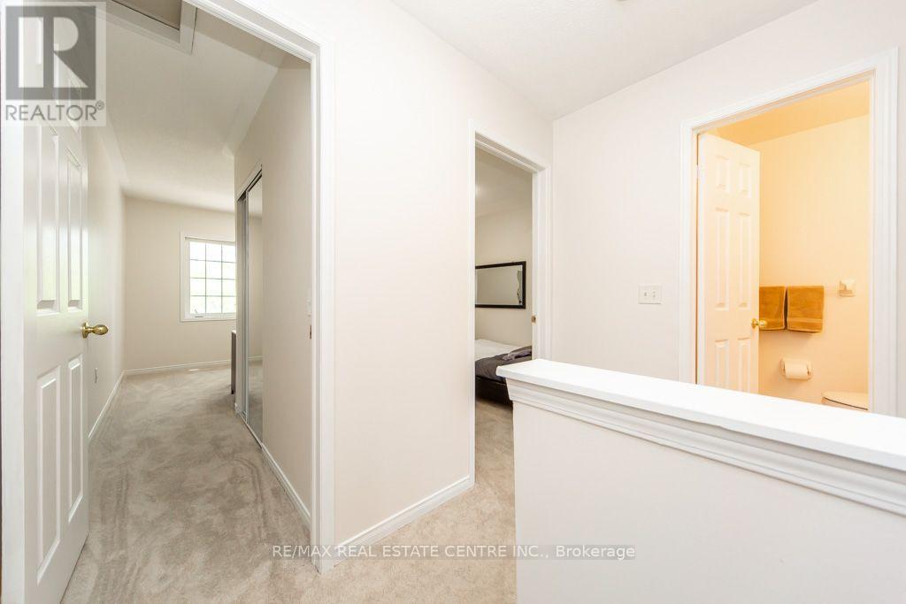 #7 50 STRATHAVEN DRIVE - 23