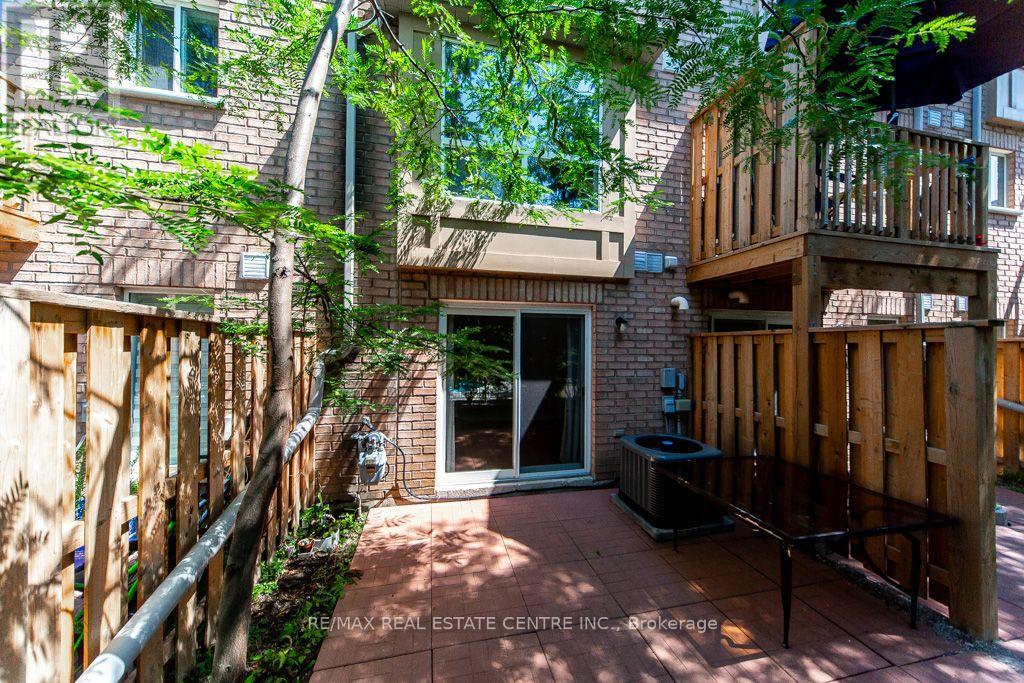 #7 50 STRATHAVEN DRIVE - 46