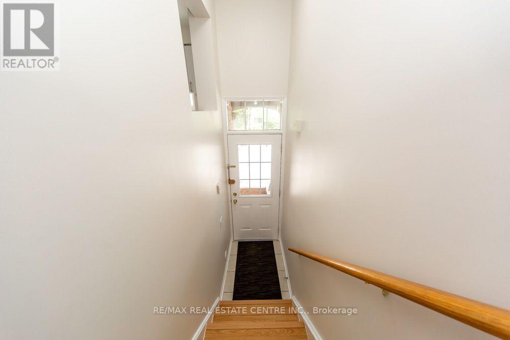 #7 50 STRATHAVEN DRIVE - 5