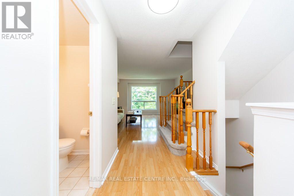#7 50 STRATHAVEN DRIVE - 6