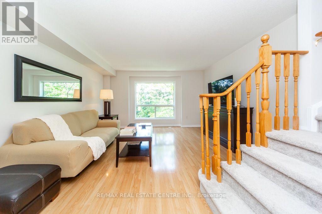 #7 50 STRATHAVEN DRIVE - 7