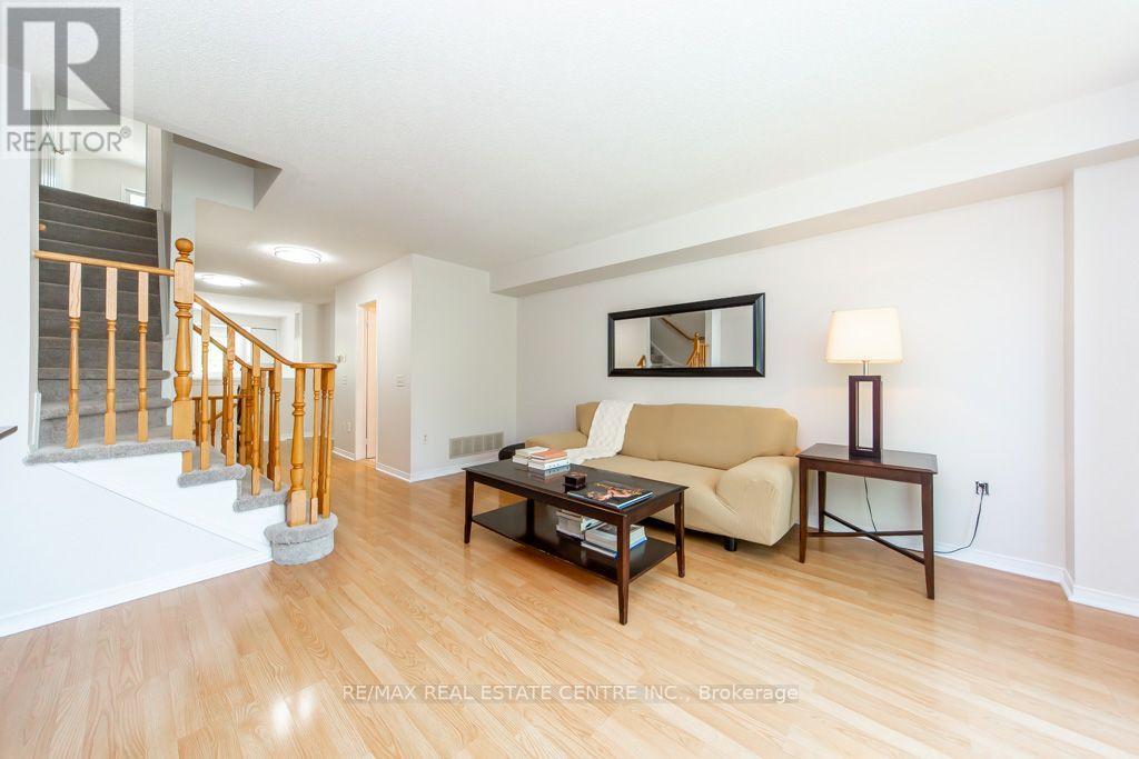 #7 50 STRATHAVEN DRIVE - 9