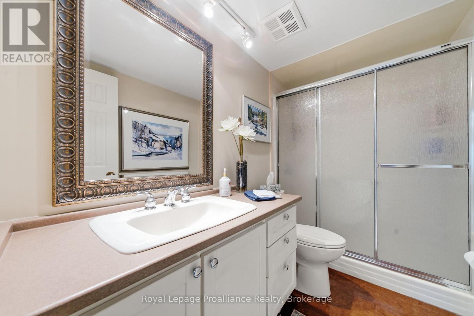 #401 2 SOUTH FRONT STREET - 26