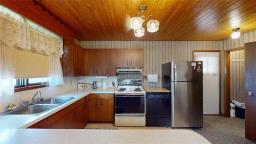 139100 #6 Highway, Camper, MB R0C0E0 Photo 17