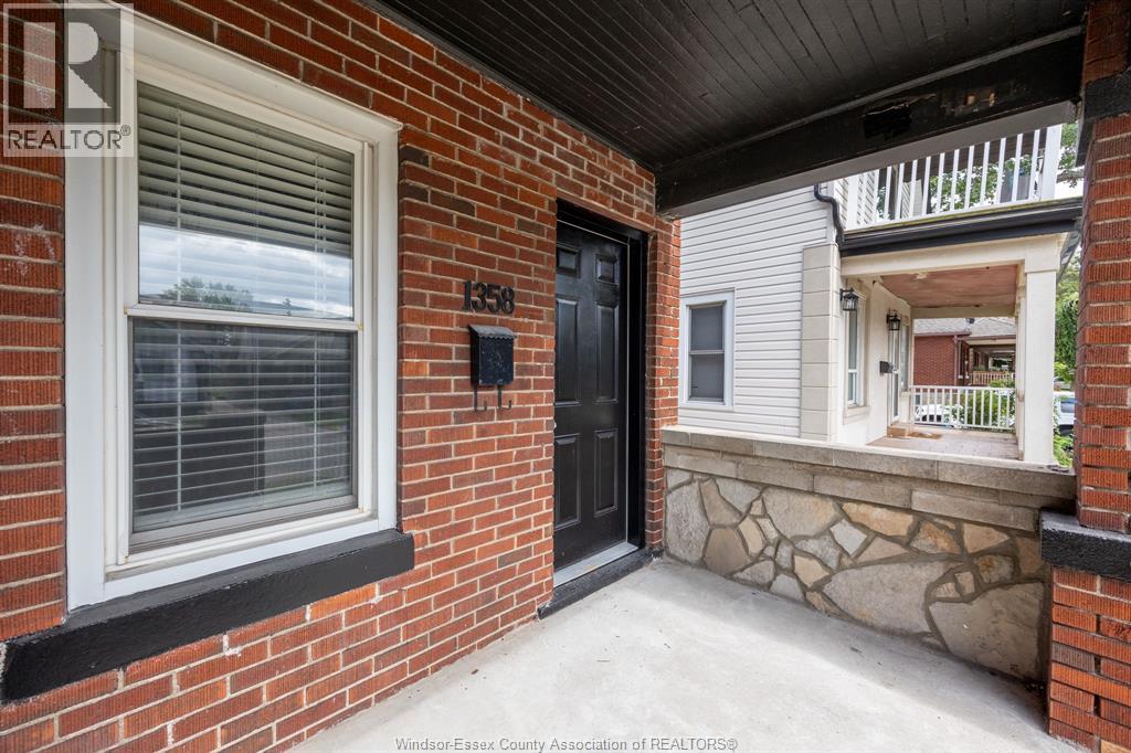 #UPPER 1358 PIERRE, Windsor, Ontario, N9A2N7, Windsor, Ontario — photo 4 of 5