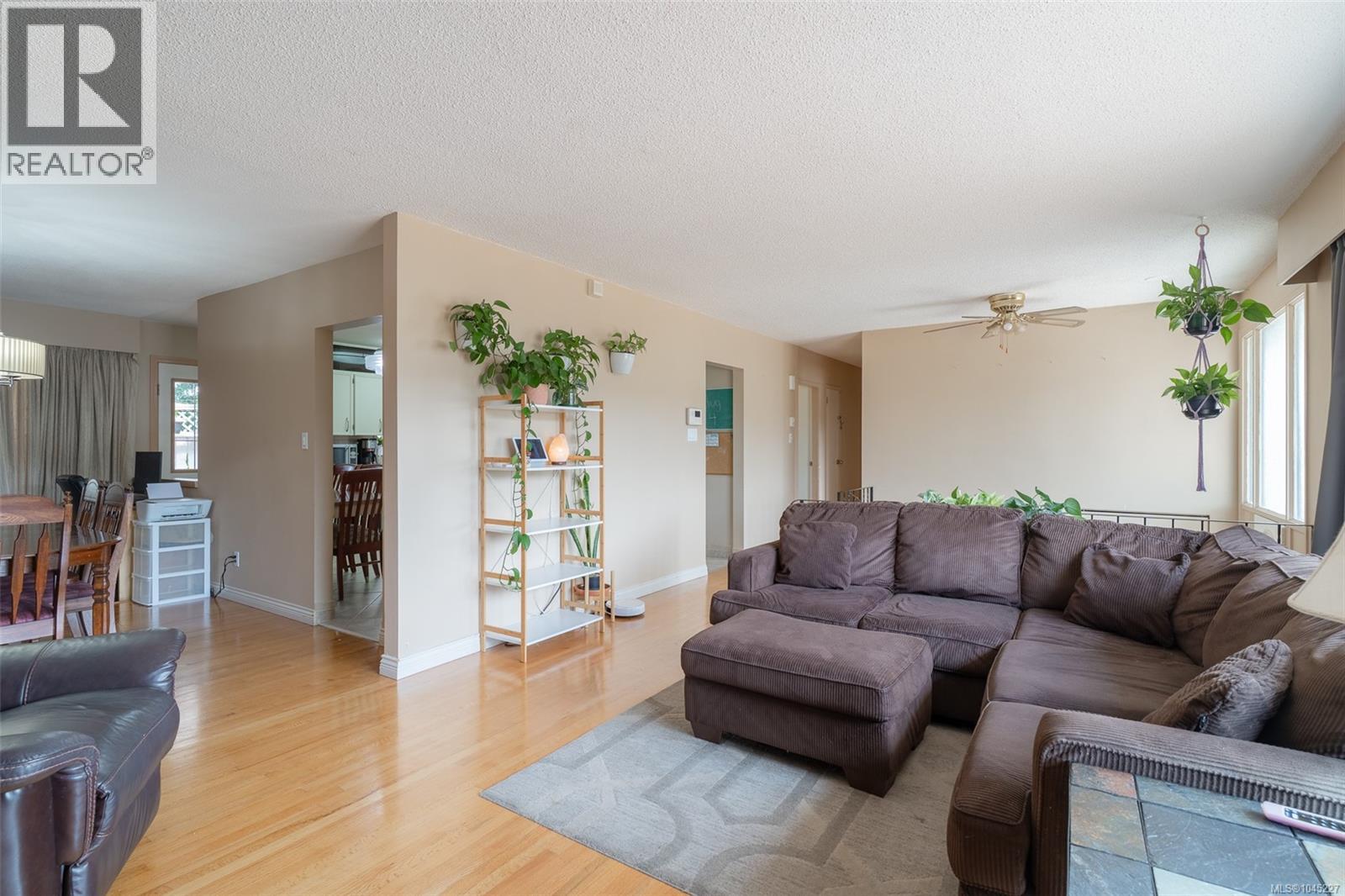 2490 Highland Blvd - Image 8