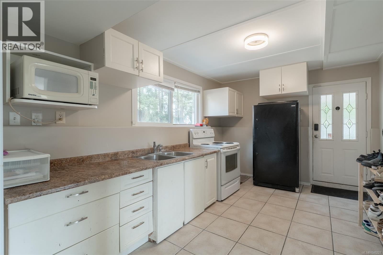2490 Highland Blvd - 27