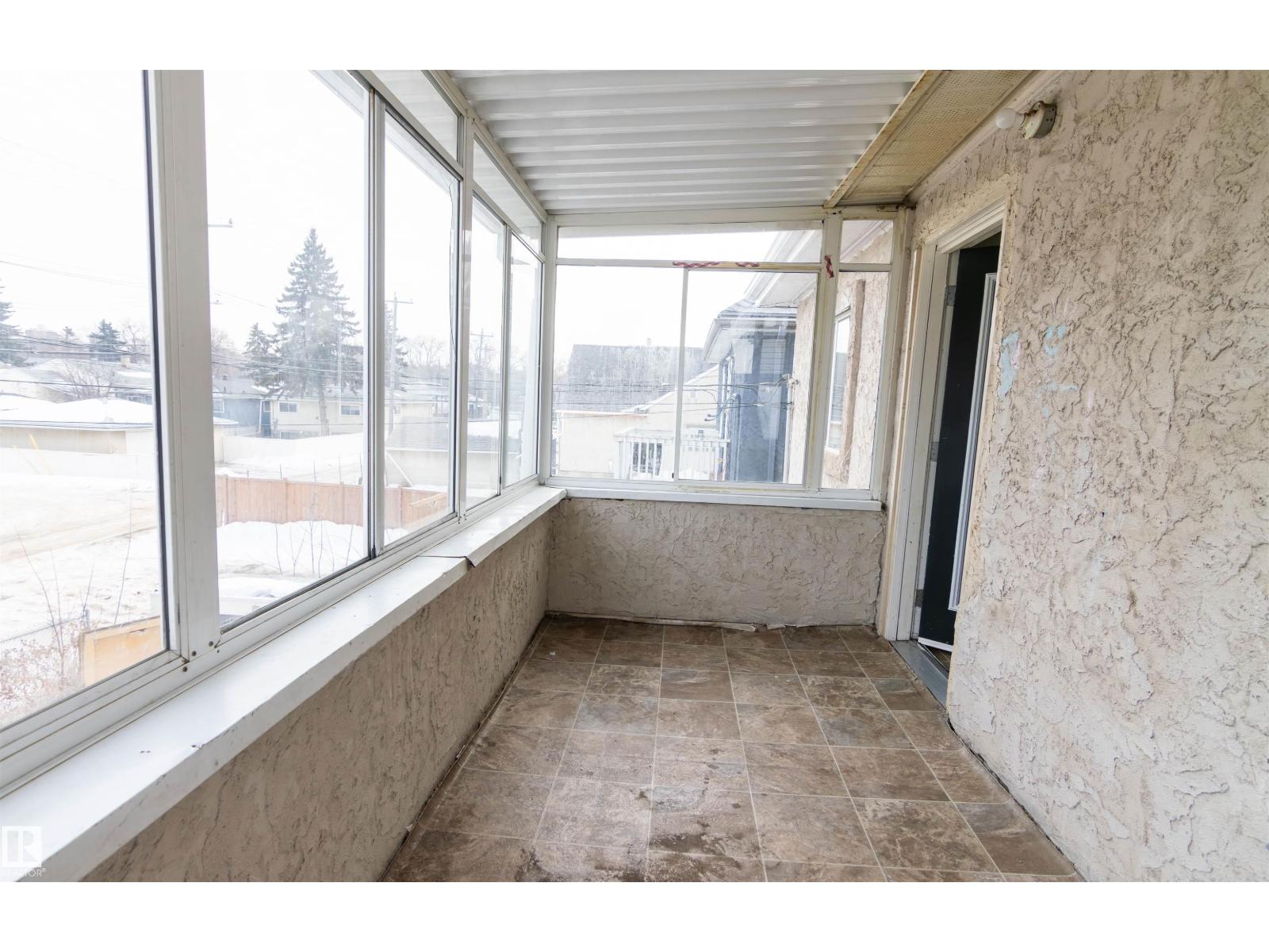 11029 95 ST NW - 33