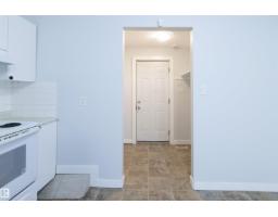 Sunroom - 11029 95 St Nw, Edmonton, AB T5H2E9 Photo 9