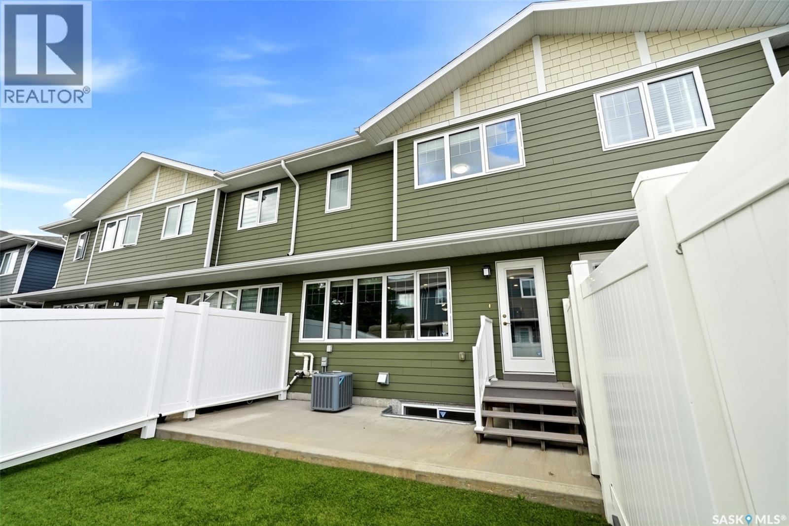 #351 4000 Sandhill CRESCENT - 44