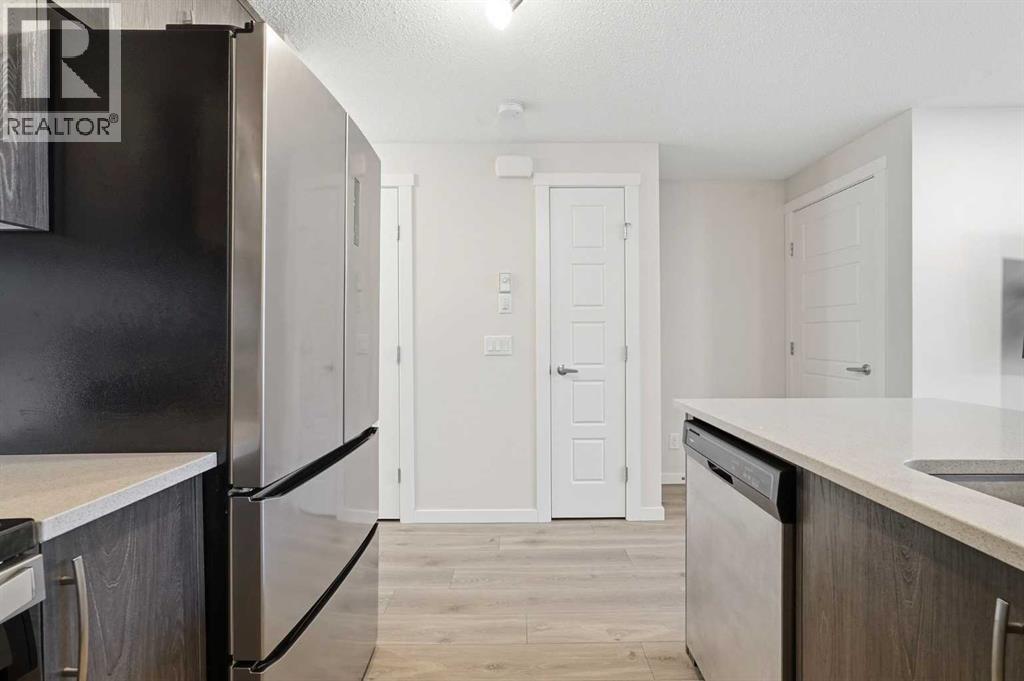 124 Cranbrook Square SE - 18