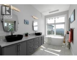 2510 Tallus Heights Lane, West Kelowna, BC V4T3M2 Photo 27