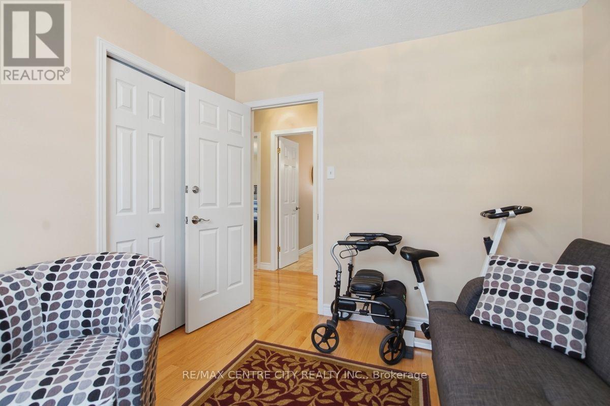 825 RAILTON AVENUE - 26