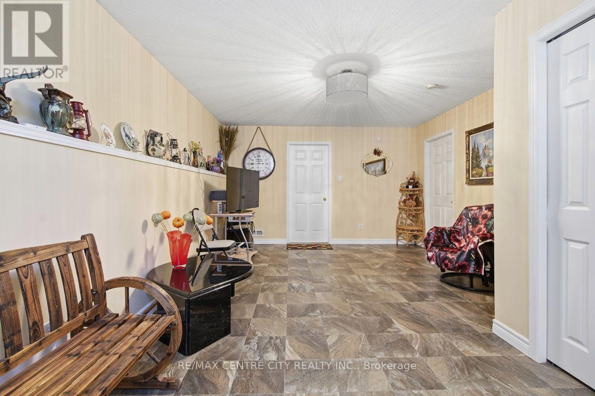 825 RAILTON AVENUE - 29