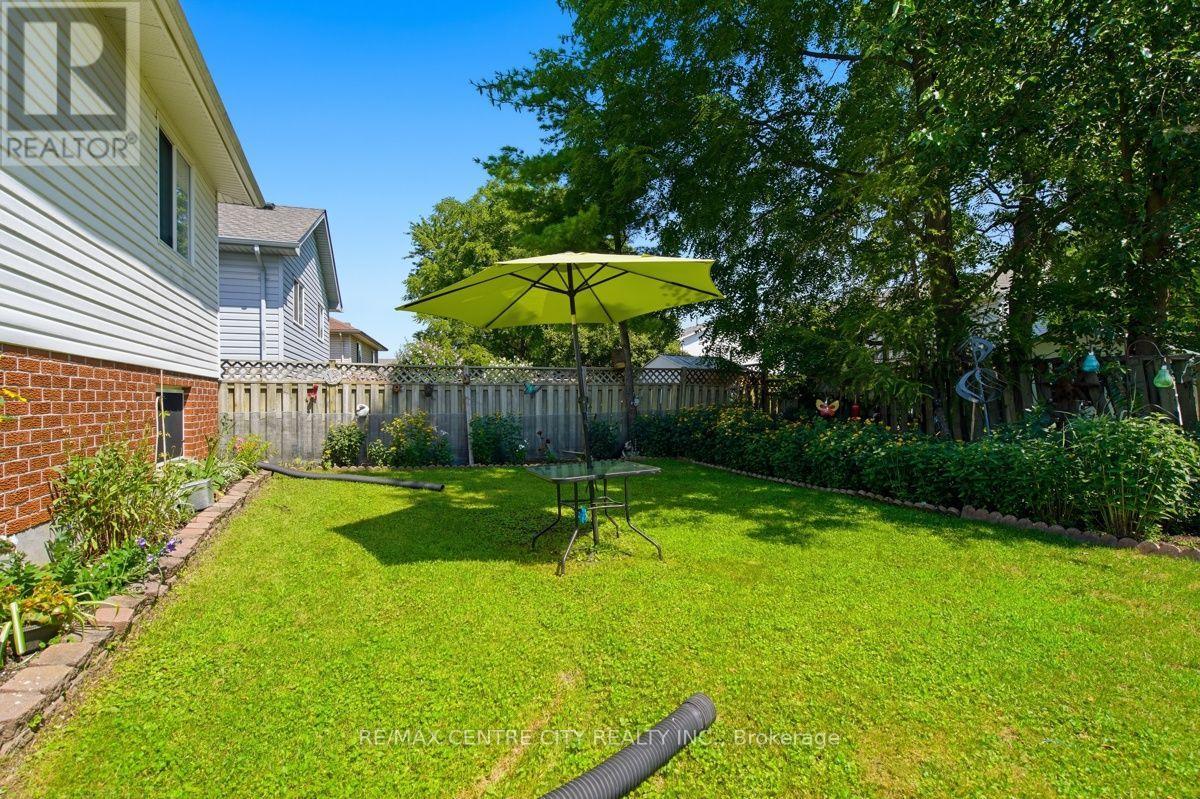 825 RAILTON AVENUE - 40