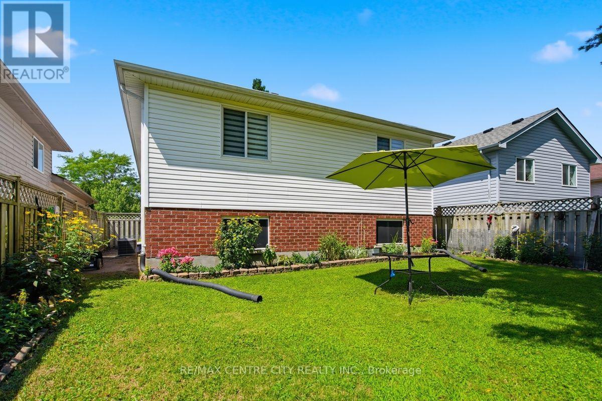 825 RAILTON AVENUE - 42