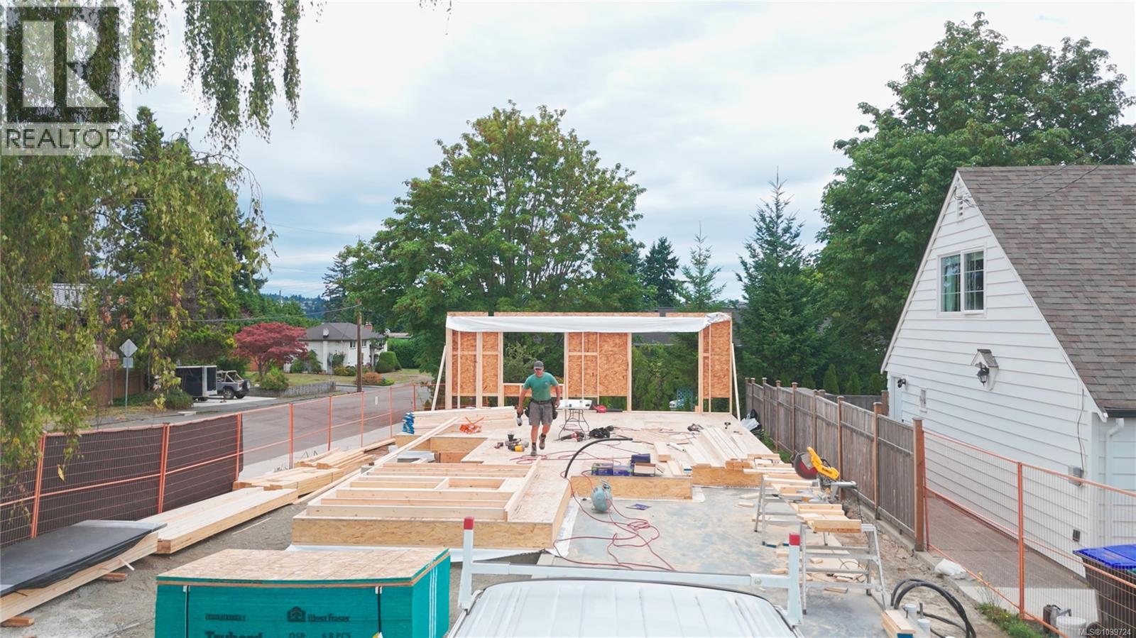 1802 Grieve Ave, Courtenay