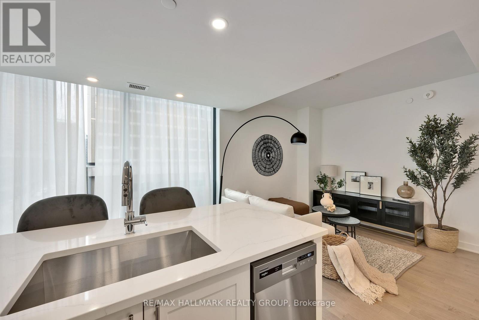 1 Bed, 1 Bath House for Sale in Ottawa – 1306 – 340 QUEEN STREET, Ottawa – MLS# X13645608 - Image 18