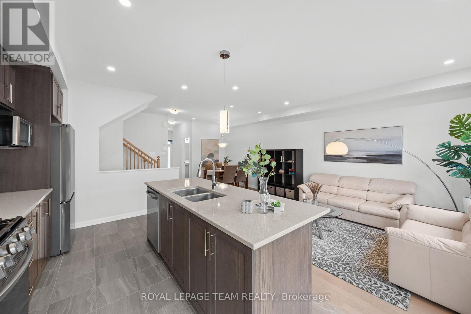 3 Bed, 3 Bath House for Sale in Ottawa – 45 FINGLAS COURT, Ottawa – MLS# X13645624 - Image 15