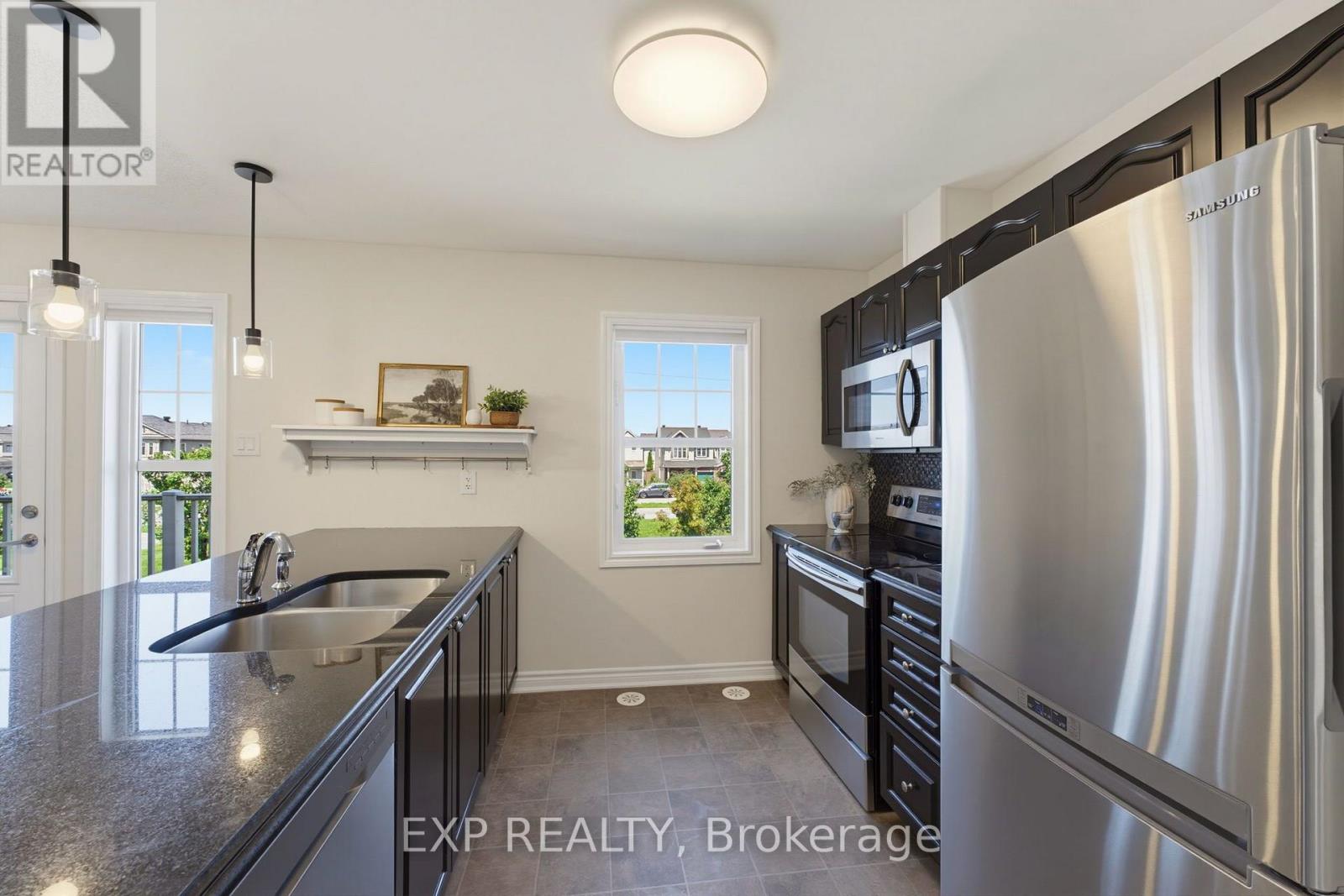 2 Bed, 3 Bath House for Sale in Ottawa – 2505 NUTGROVE AVENUE, Ottawa – MLS# X13645690 - Image 13