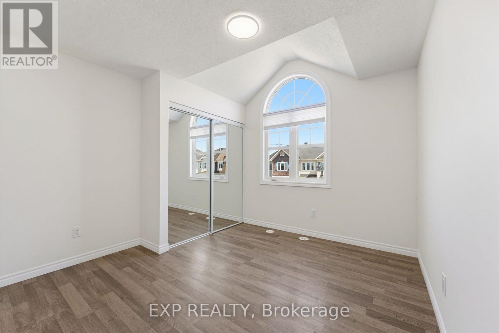 2 Bed, 3 Bath House for Sale in Ottawa – 2505 NUTGROVE AVENUE, Ottawa – MLS# X13645690 - Image 26