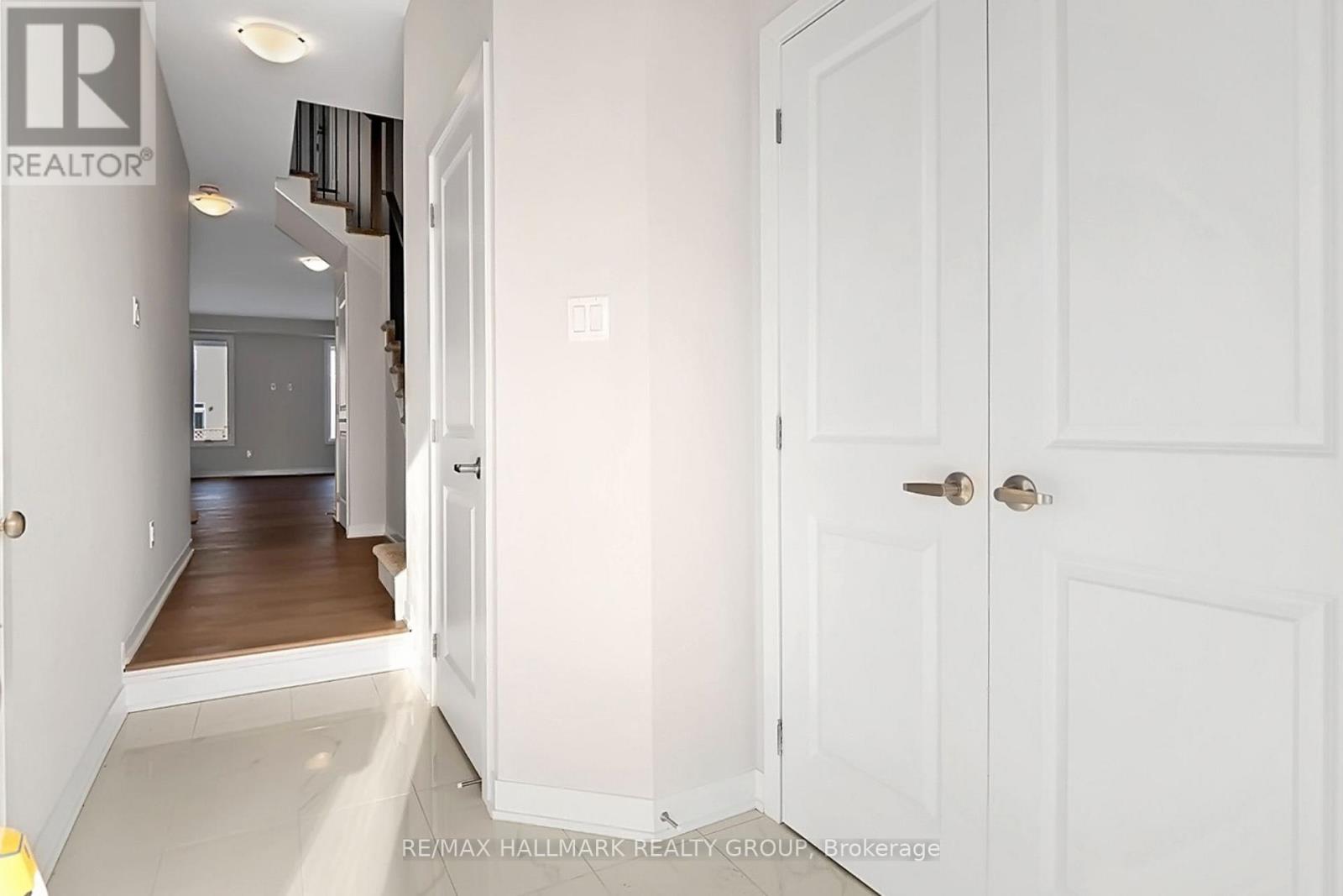 3 Bed, 3 Bath House for Sale in Ottawa – 1922 HAWKER PRIVATE, Ottawa – MLS# X13645702 - Image 7