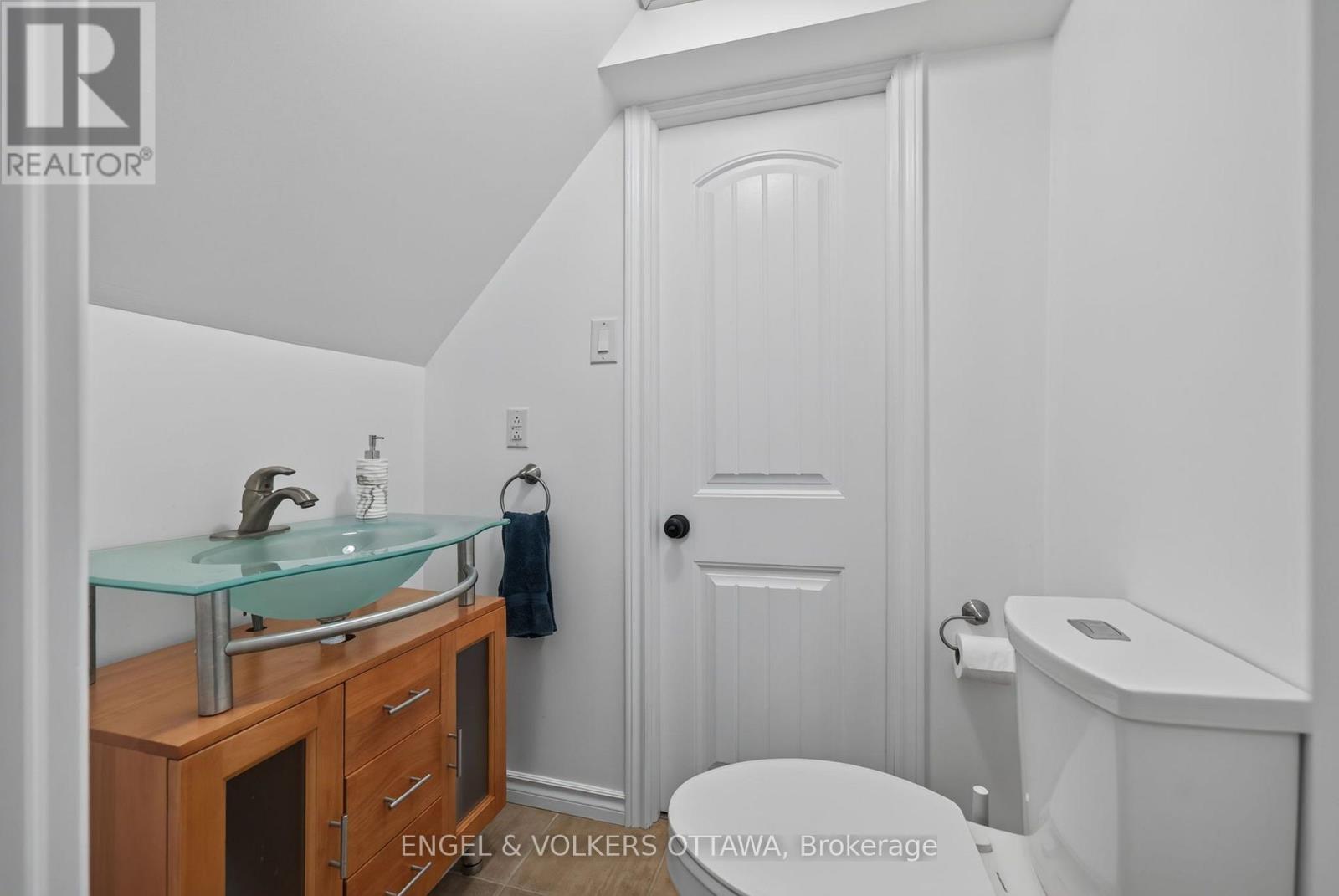 5 Bed, 2 Bath House for Sale in Ottawa – 134 RACHAEL AVENUE, Ottawa – MLS# X13645730 - Image 23