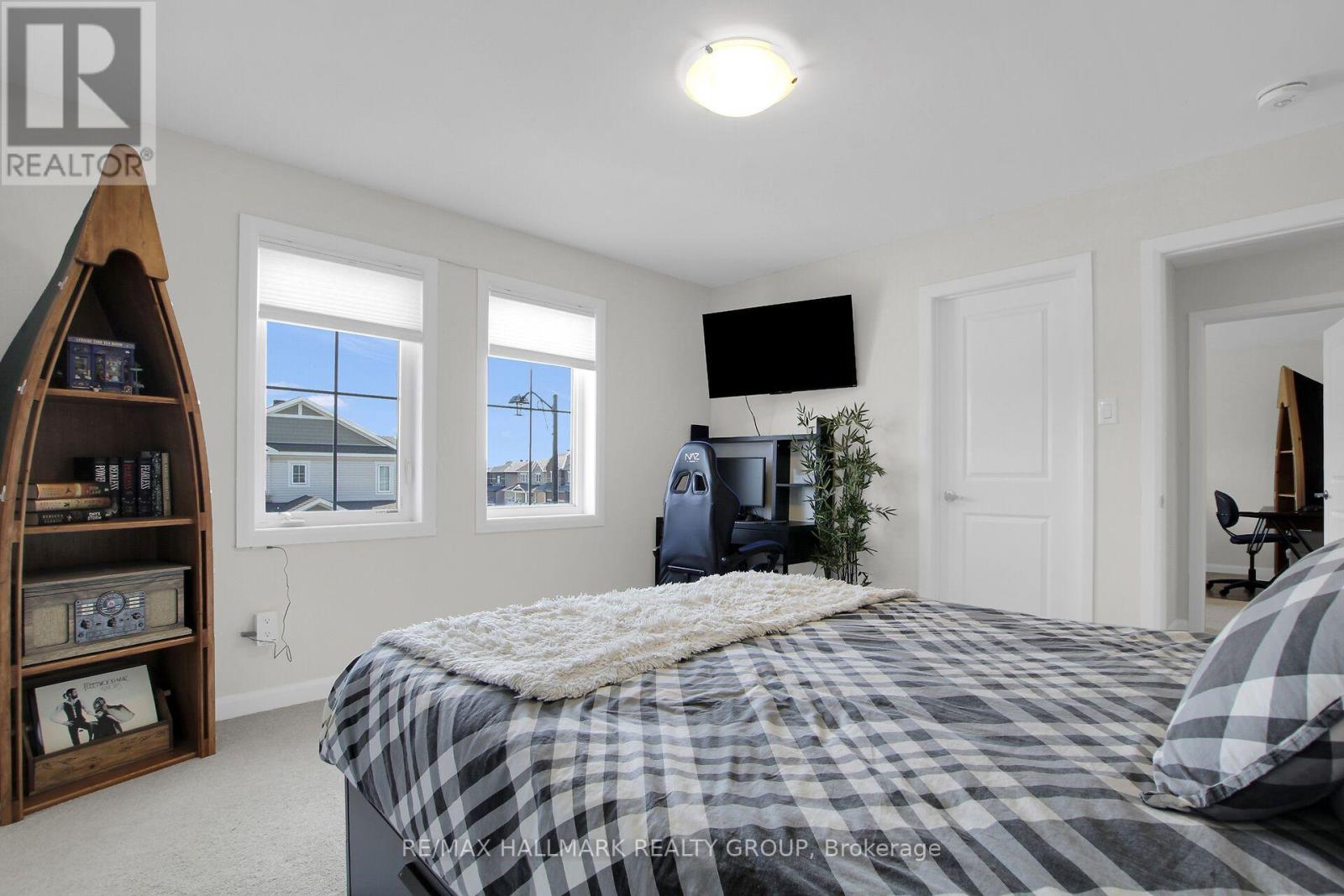 31 SWEET PEA WAY - 33