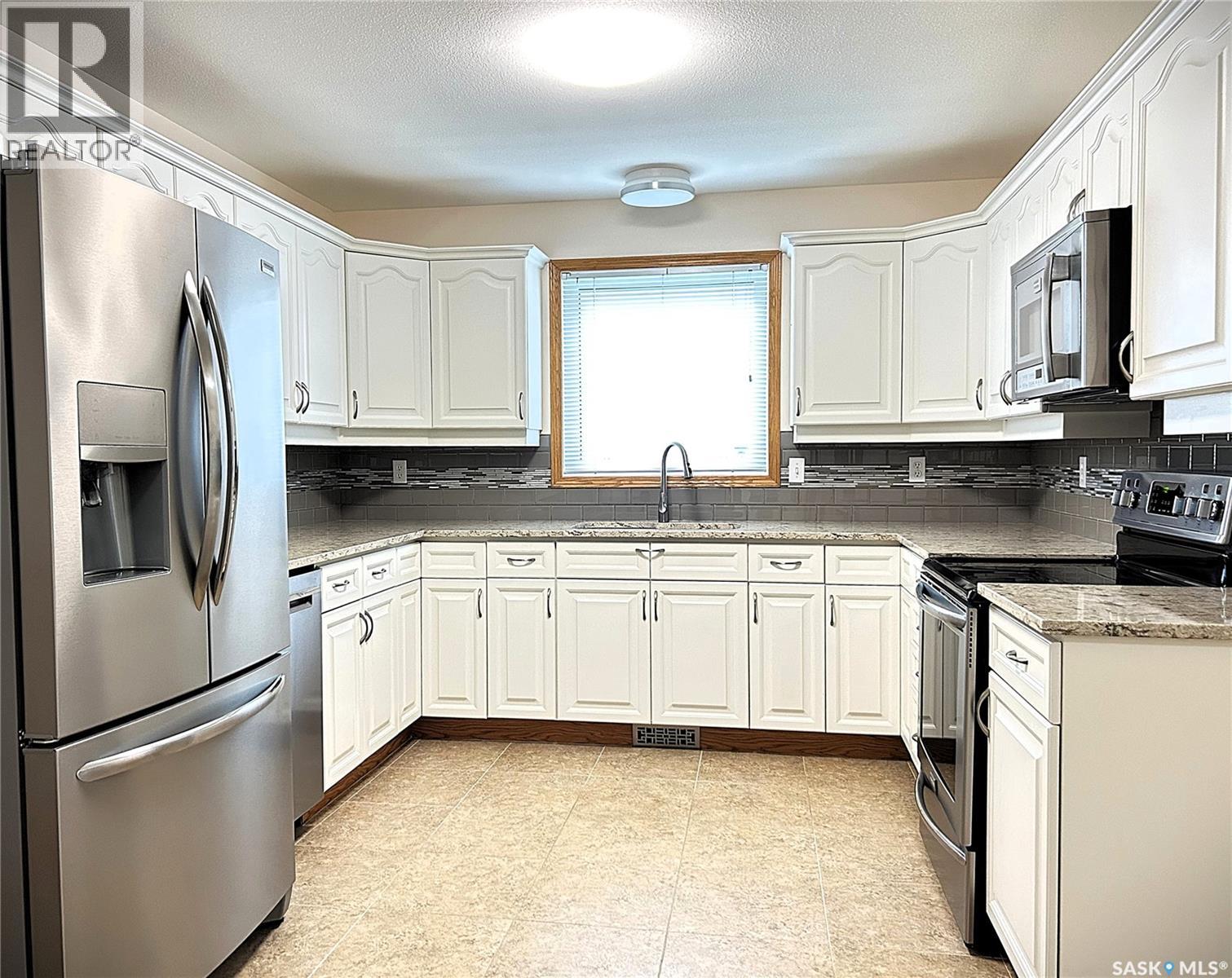 241 815 Heritage GREEN, Saskatoon — photo 2