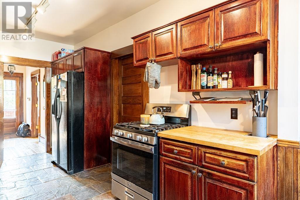637 Catherine St. - Image 12