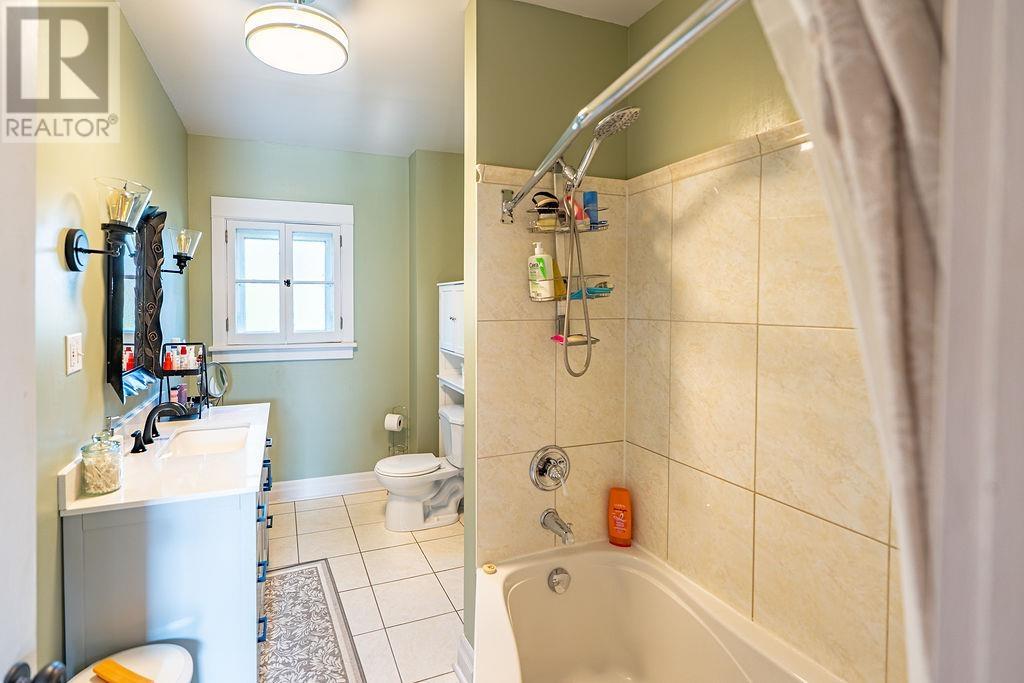 637 Catherine St. - Image 31