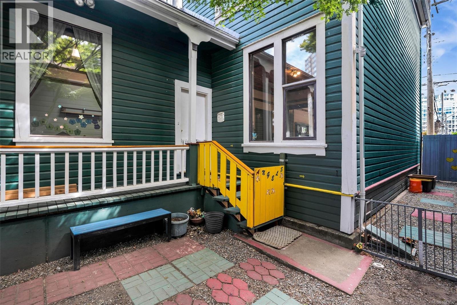  840 Cormorant Street, Victoria