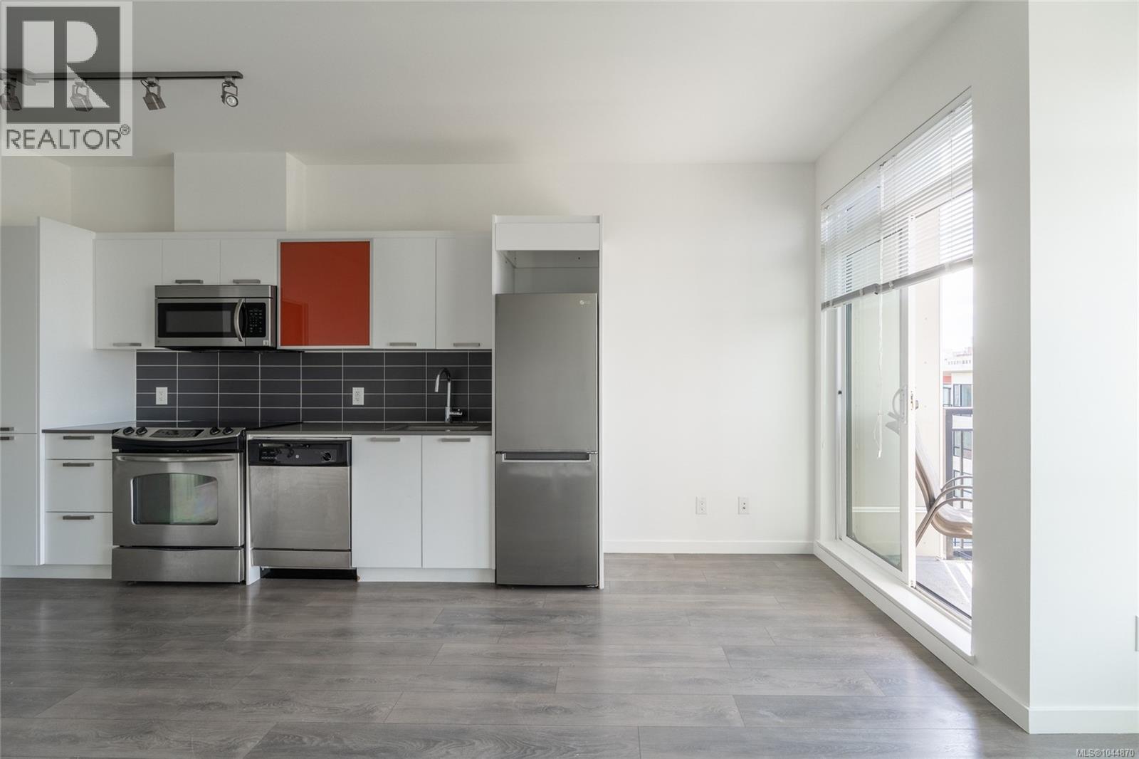 #510 517 Fisgard St - 8