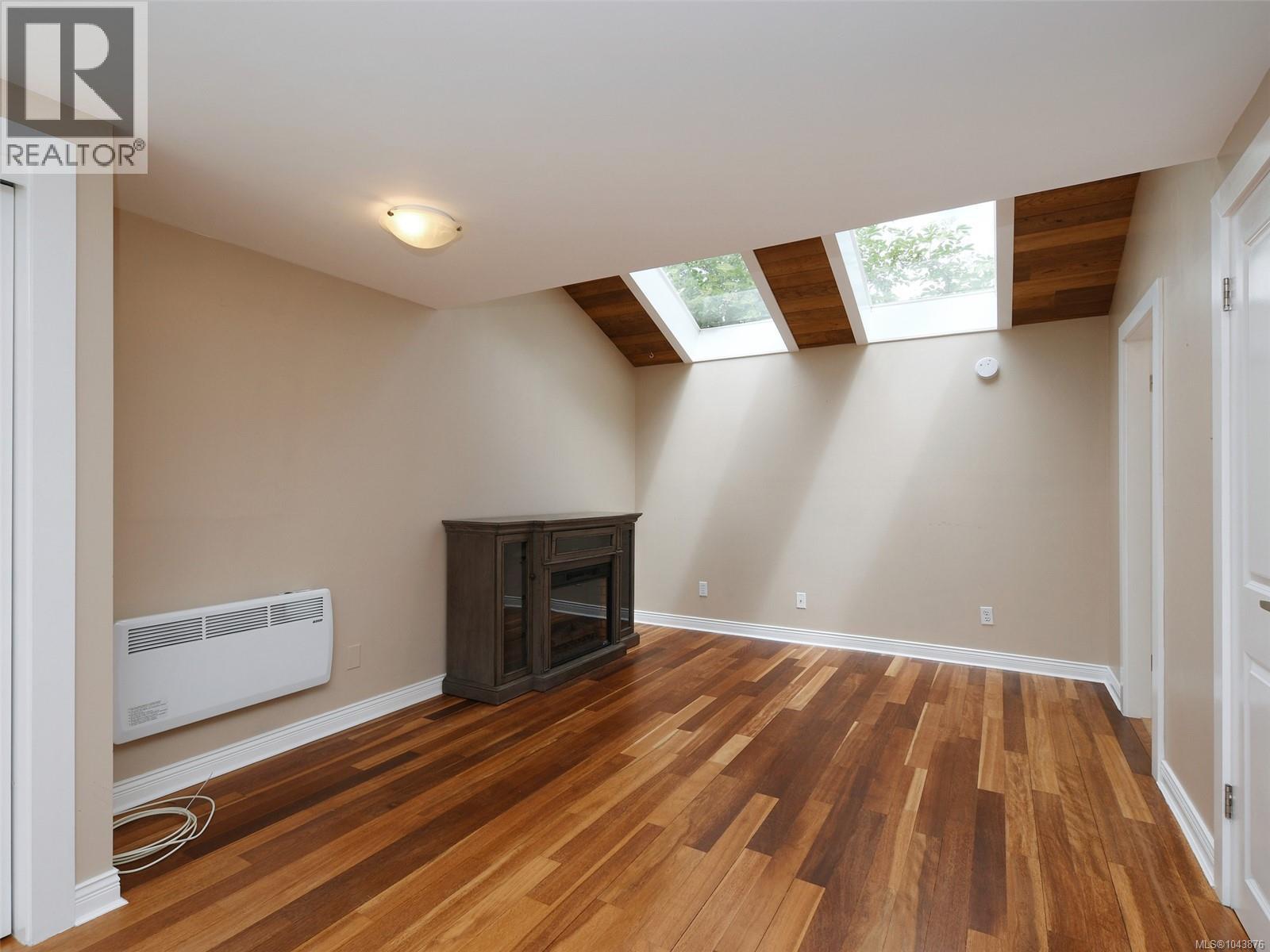 121/123 South Turner St - 19