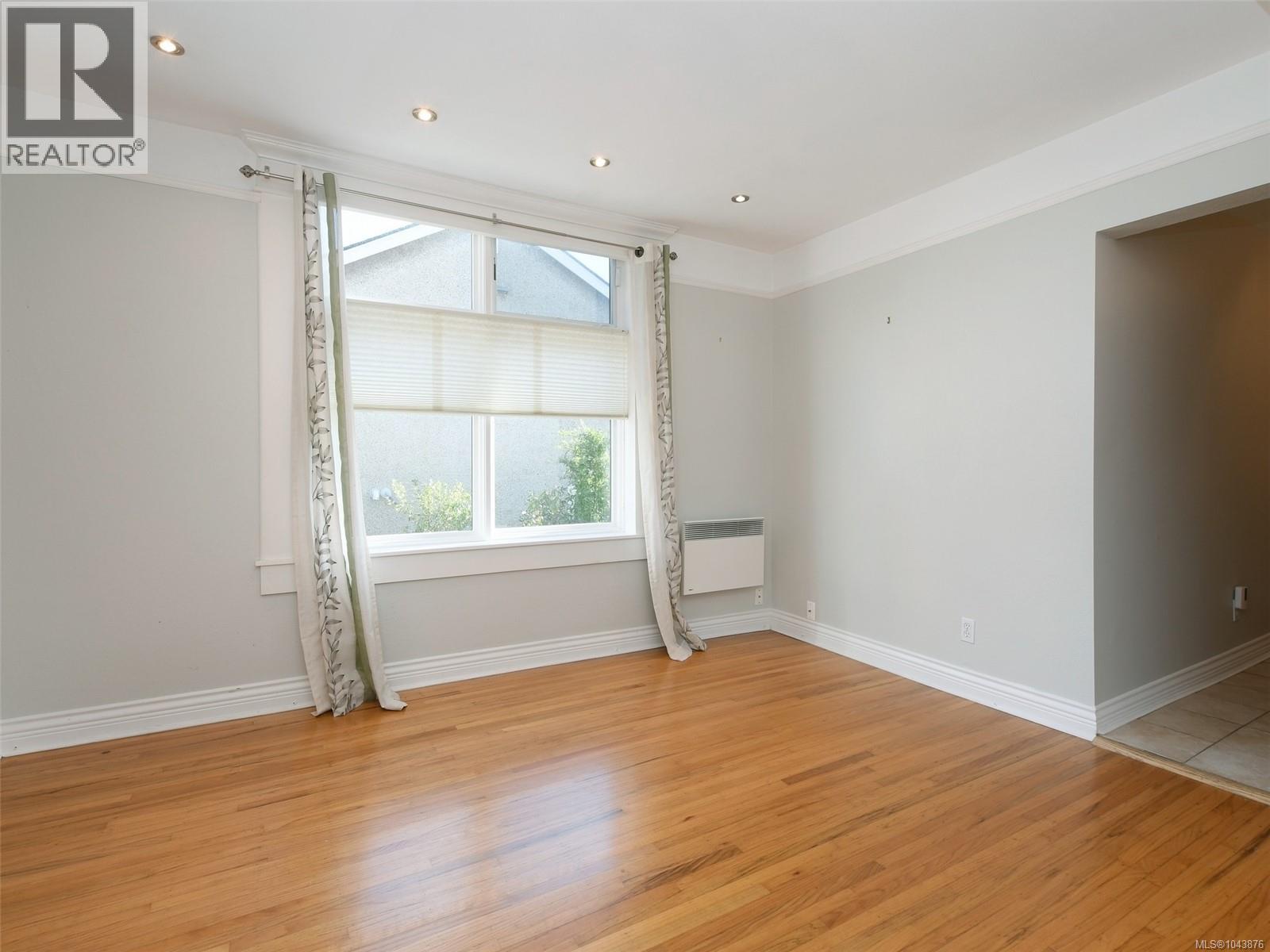 121/123 South Turner St - 20