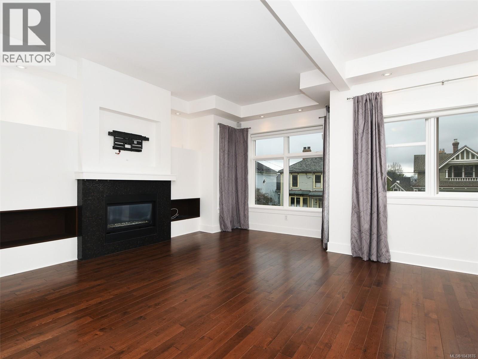  121/123 South Turner Street, Victoria