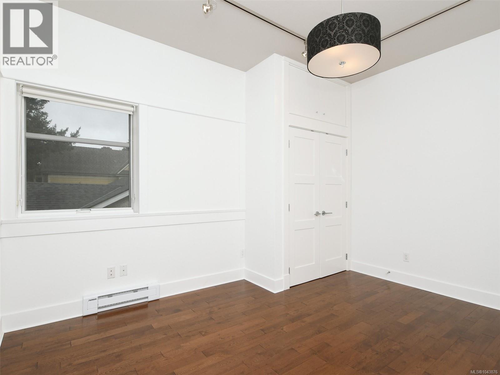  121/123 South Turner Street, Victoria