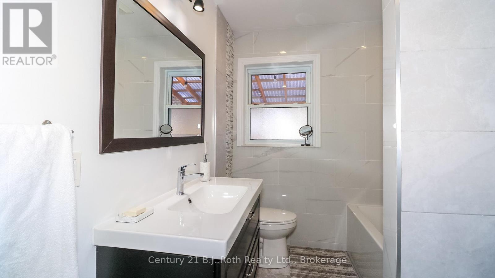 156 THE WESTWAY - Image 15
