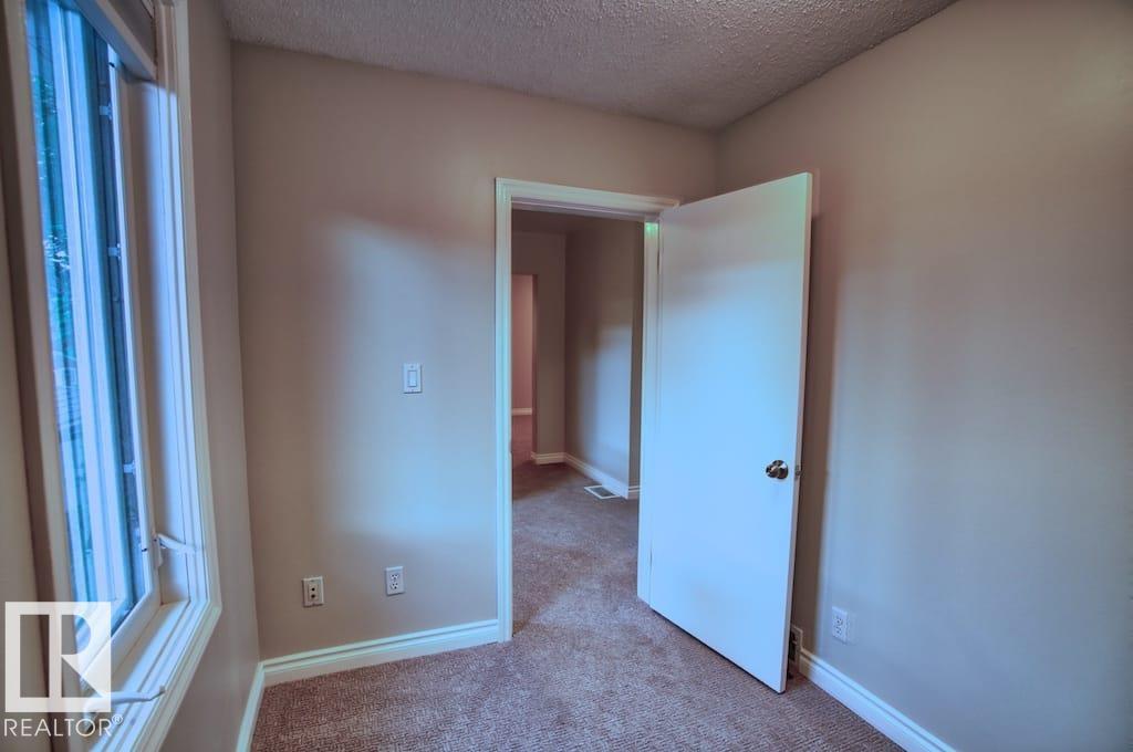 10026 87 AV NW - Image 27