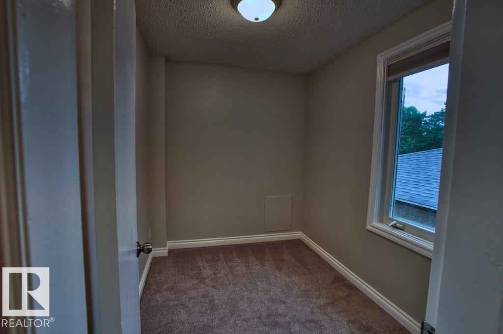10026 87 AV NW - 26
