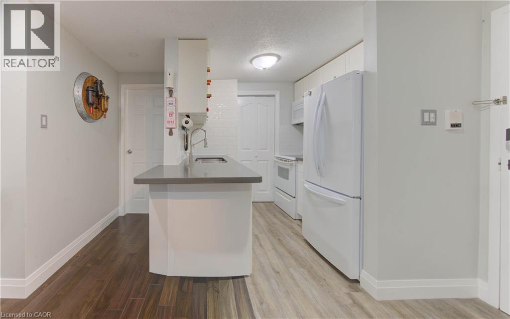 #104 30 BRIDGE Street W - 14